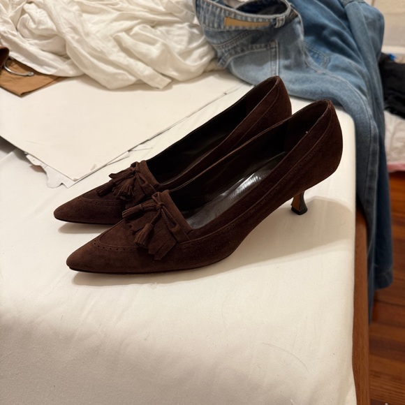 Manolo Blahnik Chocolate Brown Suede Kitten Pointed Heels Tassel Fringe Details - Picture 8 of 8